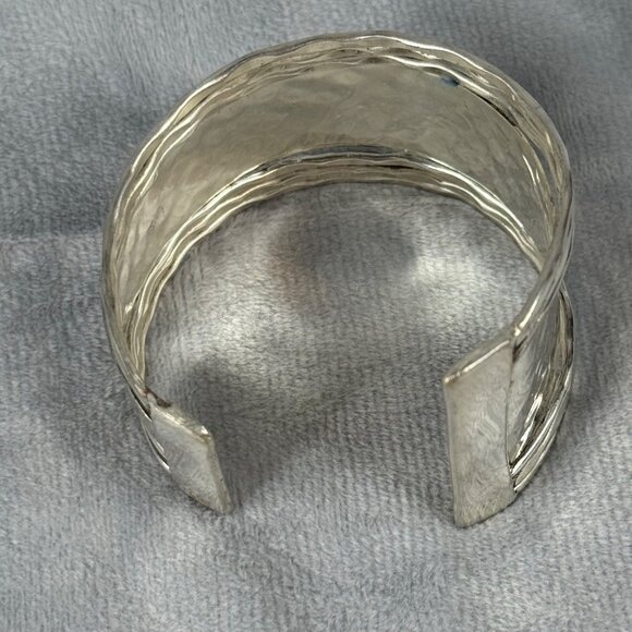 Hammered Silver Tone Metal Cuff Bracelet Asymmetrical Textured Adjustable Fit - Picture 7 of 16